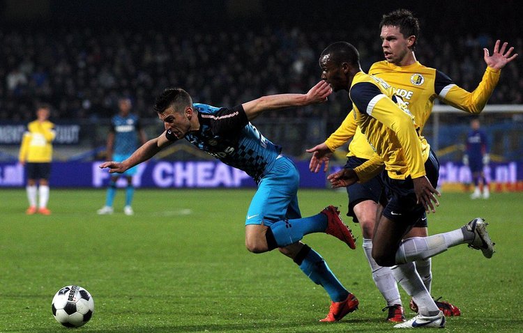 术健儿的成 术健儿的成