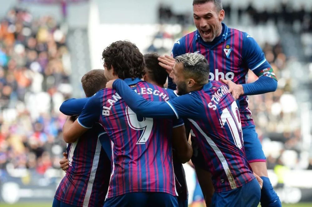 确保场馆建 确保场馆建